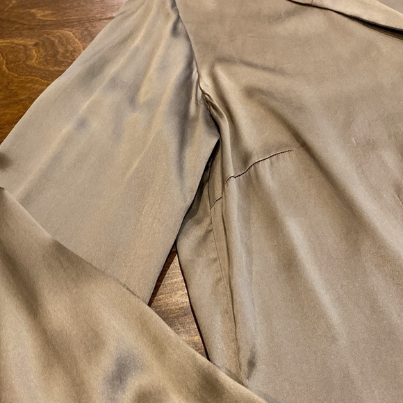 Preview Collection Silk Blouse - Picture 5 of 6